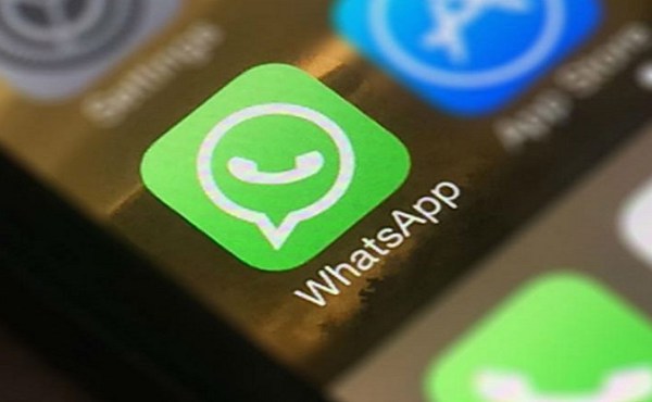 Facebook paraliza en Europa su intercambio con WhatsApp