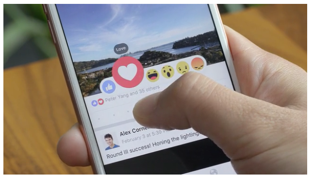 Facebook lleva a todo el mundo sus emociones