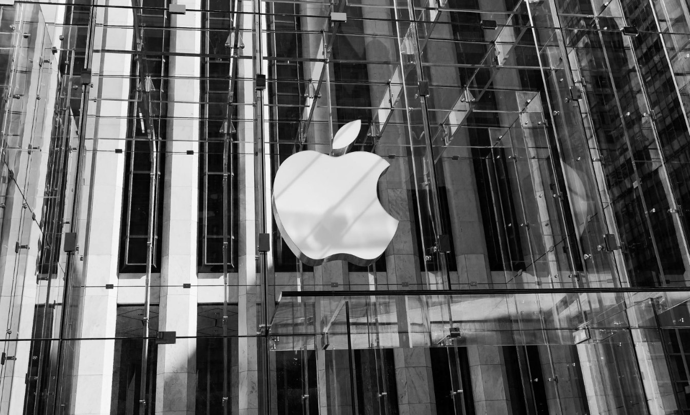 Apple multada por la fijación de precios en iBook Store