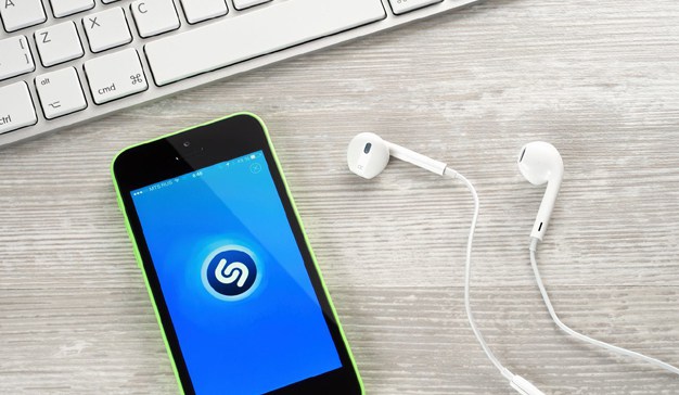 La UE investiga a Apple por la compra de Shazam